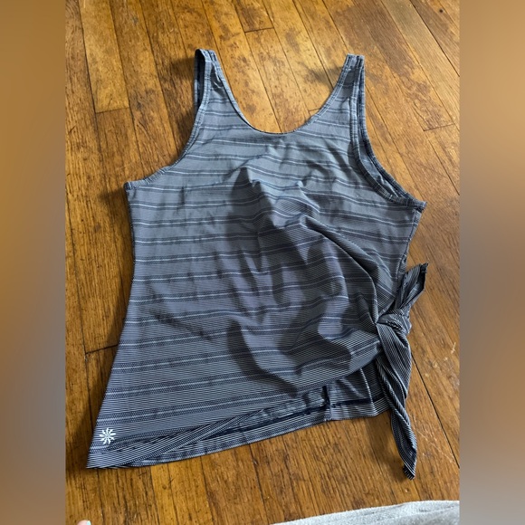 Women’s athleta tank top size M open side for knot tie Pilates athleisure yoga - Picture 8 of 8
